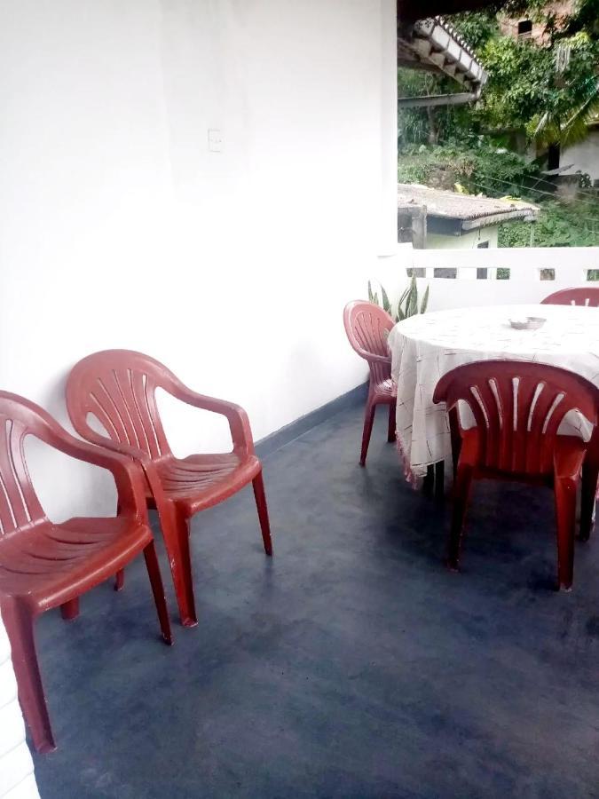 Chandi Mahal Homestay Kandy Bagian luar foto