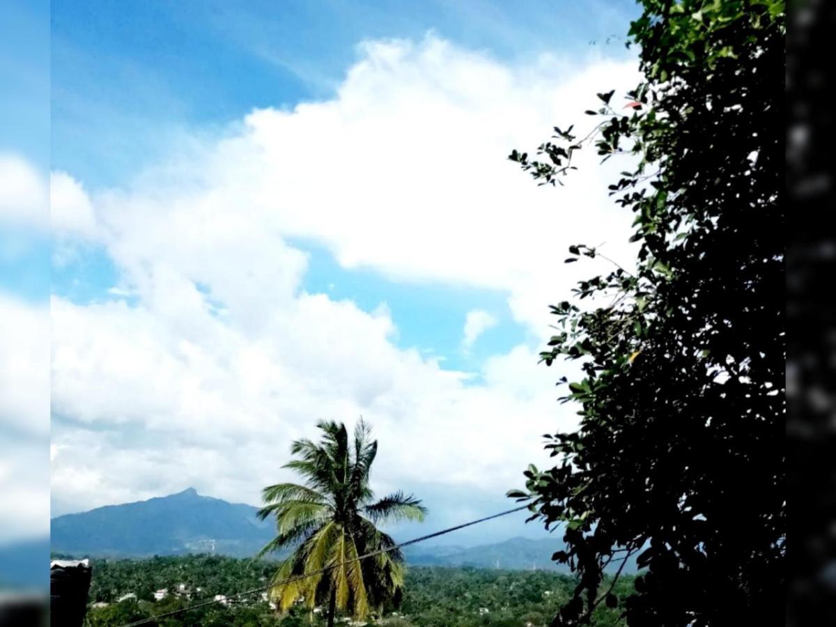 Chandi Mahal Homestay Kandy Bagian luar foto