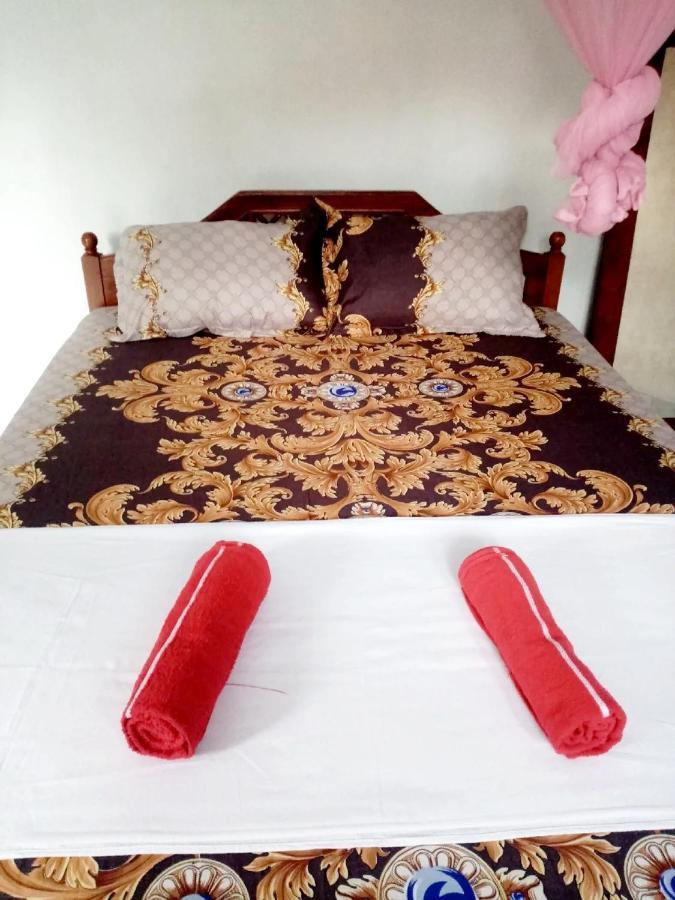 Chandi Mahal Homestay Kandy Bagian luar foto