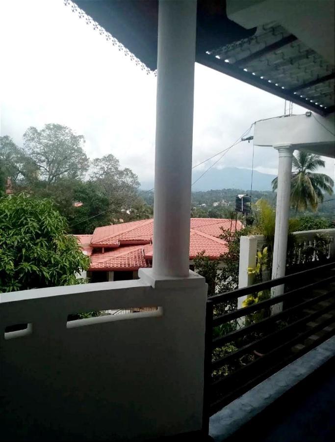 Chandi Mahal Homestay Kandy Bagian luar foto