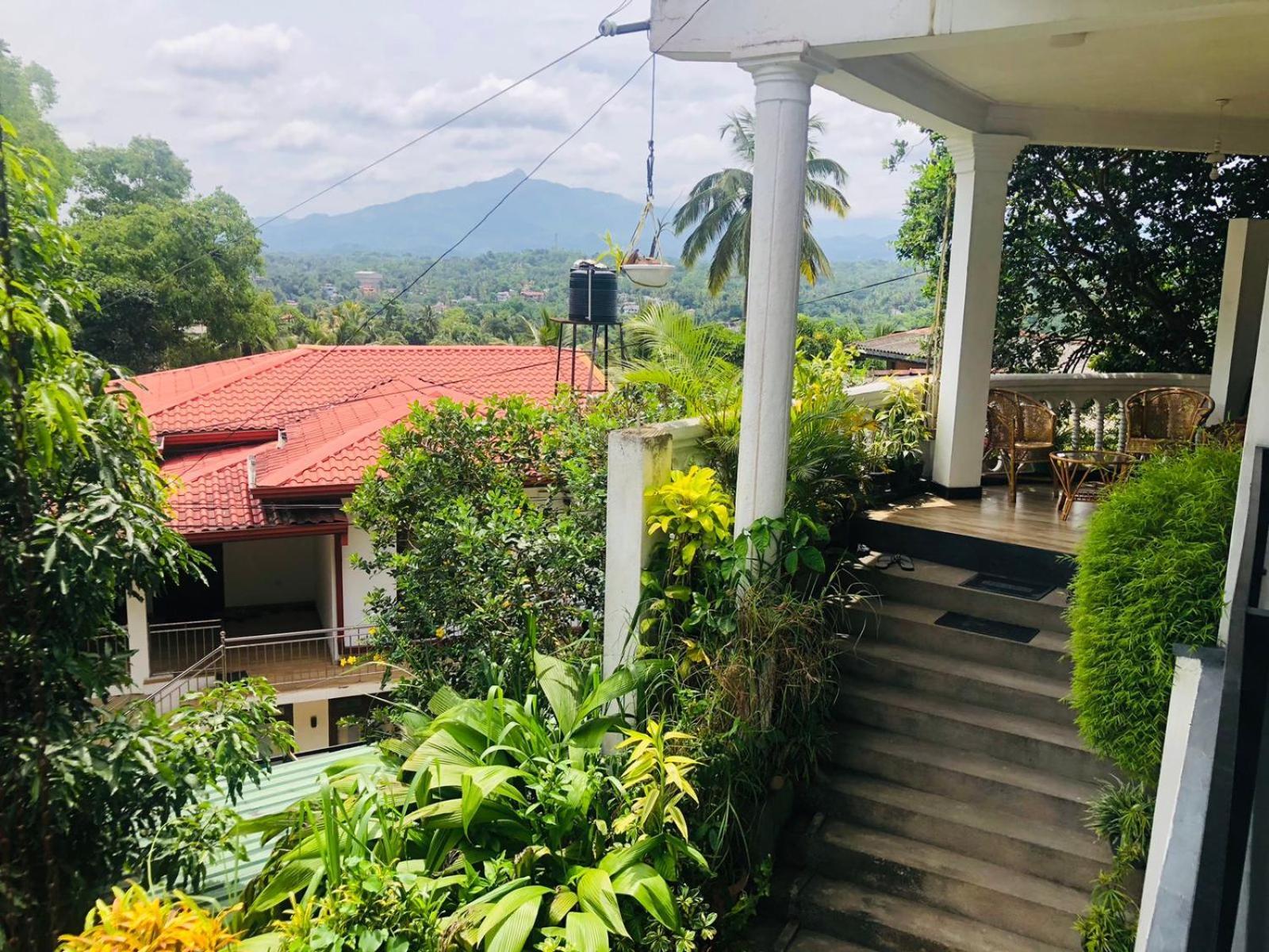 Chandi Mahal Homestay Kandy Bagian luar foto